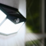 Les avantages de l'utilisation de lampes solaires pour l'éclairage extérieur