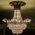 Comment utiliser la lumière indirecte pour créer une ambiance chaleureuse dans votre maison