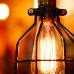 Transformez votre espace extérieur avec ces designs tendance de luminaires extérieurs