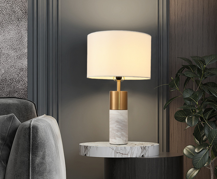 Luxe et raffinement : lampes de table en marbre