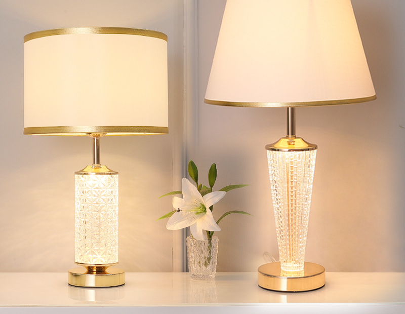 Les différents styles de lampes de table en verre