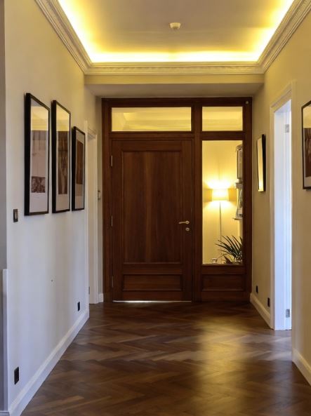 lumière indirecte dans un couloir large bande lumineuse led au plafond